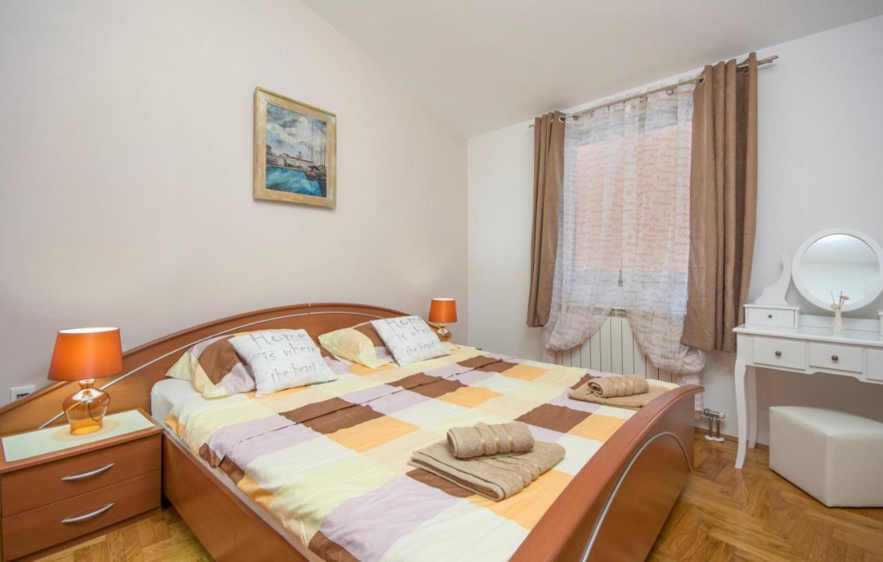 City Centre Sea View Apartment Pula Exterior foto